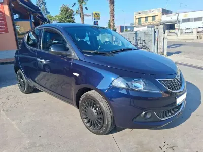 Usata Lancia Ypsilon S 69 CV (50 kW) 2022 Blu/azzurro Utilitaria