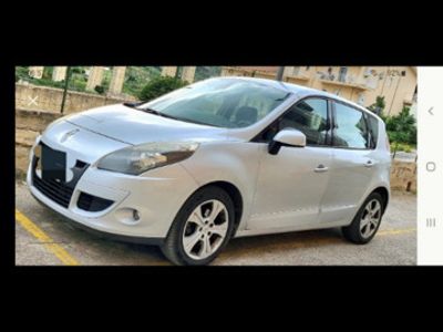 Grigio Usata 2010 Renault Scénic III Monovolume | 5500 € (Molto cara)