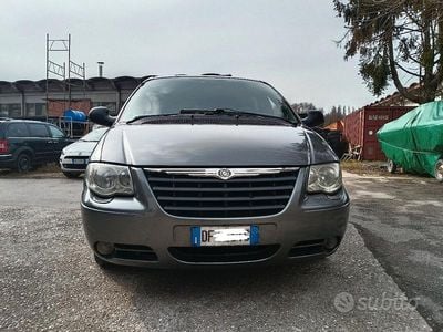 Usata Chrysler Grand Voyager 150 CV (110 kW) 2007 Grigio Monovolume