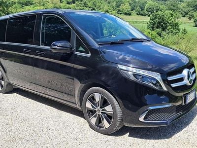Mercedes V220