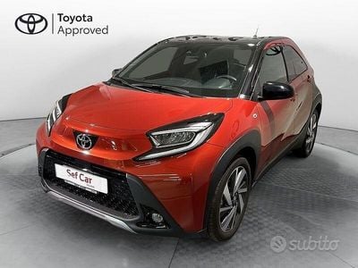 Nieuw Toyota Aygo X Lounge 72 PK (52 kW) 2025 Rood SUV