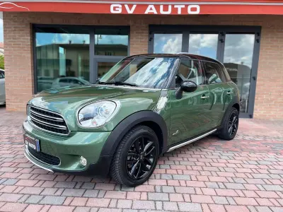 Usata Mini Cooper Countryman 122 CV (89 kW) 2017 Verde SUV