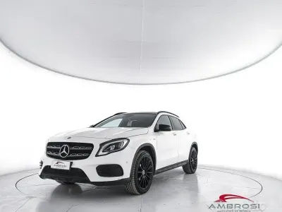 Usata Mercedes GLA200 Night 136 CV (100 kW) 2019 Bianco SUV