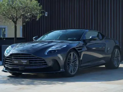 Nuova Aston Martin DB12 680 CV (500 kW) 2026 Xenon grey Coupé