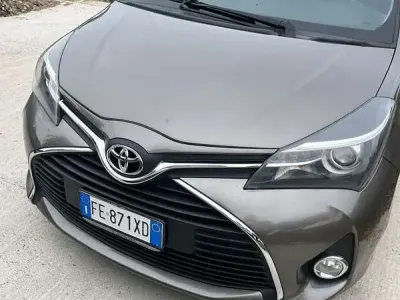Usata Toyota Yaris Sol 90 CV (66 kW) 2016 Utilitaria