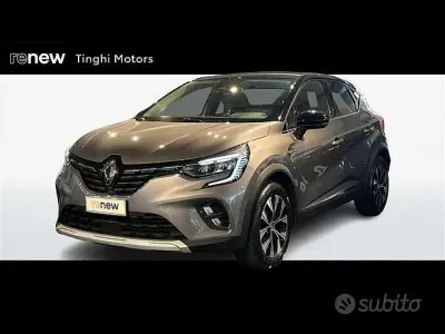 Usata Renault Captur Techno 91 CV (66 kW) 2024 Grigio SUV