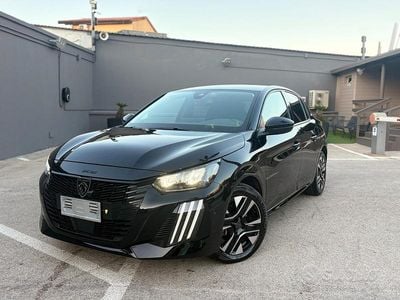 Usata Peugeot 208 Allure 100 CV (73 kW) 2025 Nero Utilitaria