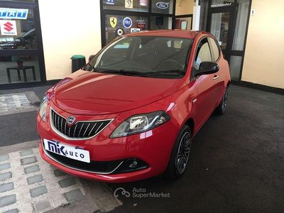Usata Lancia Ypsilon Gold 69 CV (50 kW) 2021 Rosso Utilitaria