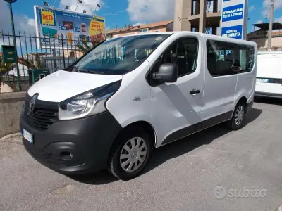 Usado Renault Trafic 125 CV (91 kW) 2018 Blanco Monovolumen