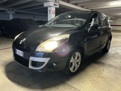 Usata Renault Scénic III Dynamique 110 CV (80 kW) 2009 Nero Monovolume