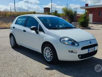 Usata Fiat Grande Punto 75 CV (55 kW) 2012 Bianco Utilitaria