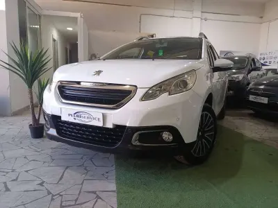 Usata Peugeot 2008 Allure 82 CV (60 kW) 2013 Bianco SUV
