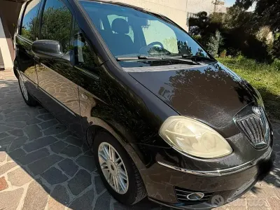 Usata Lancia Musa 77 CV (56 kW) 2009 Marrone Monovolume