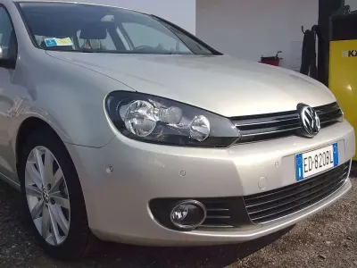 Usata VW Golf VI Highline 122 CV (89 kW) 2010 Argento Utilitaria