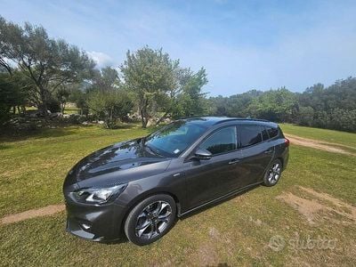 Usata Ford Focus ST-Line 120 CV (88 kW) 2020 Grigio Station wagon
