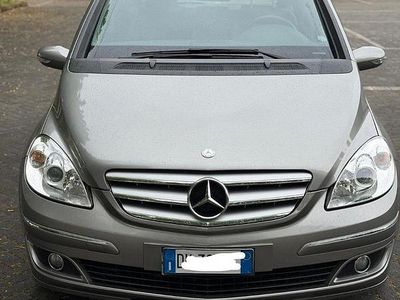 Usata Mercedes B180 109 CV (80 kW) 2007 Grigio Monovolume