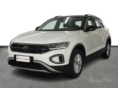 Usata VW T-Roc R-line 110 CV (80 kW) 2023 Bianco SUV