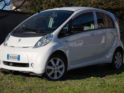 Usata Peugeot iON Active 35 kW (48 CV) 2012 Bianco Utilitaria