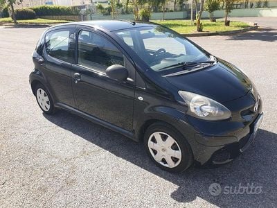 Gebraucht Toyota Aygo Connect Style 68 PS (50 kW) 2011 Schwarz Kleinwagen