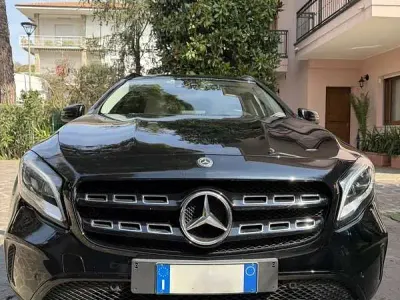 Usata Mercedes GLA180 Edition 122 CV (89 kW) 2019 Nero SUV