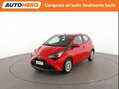 Usata Toyota Aygo Connect Style 72 CV (52 kW) 2021 Rosso Utilitaria
