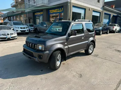 Usata Suzuki Jimny Style 85 CV (62 kW) 2014 Grigio SUV