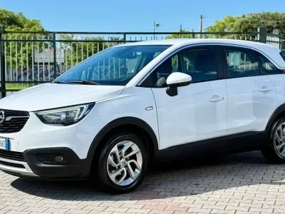 Begagnad Opel Crossland X Innovation 83 HK (61 kW) 2019 Vit SUV
