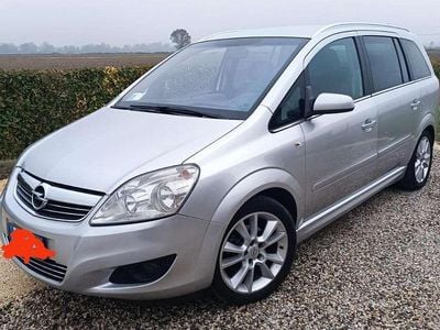 Usata Opel Zafira Cosmo 140 CV (102 kW) 2008 Argento Monovolume
