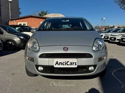 Usata Fiat Punto Street 77 CV (56 kW) 2014 Argento Utilitaria