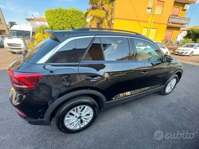 Usata VW T-Roc Style 150 CV (110 kW) 2022 Nero SUV