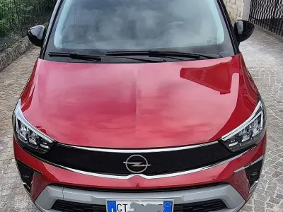 Usado Opel Crossland Ultimate 110 CV (80 kW) 2024 Rojo SUV