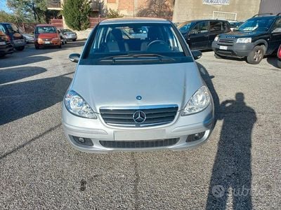 Usata Mercedes A180 Elegance 109 CV (80 kW) 2005 Grigio Berlina