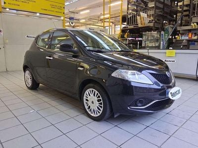 Usata Lancia Ypsilon Gold 69 CV (50 kW) 2017 Nero Utilitaria