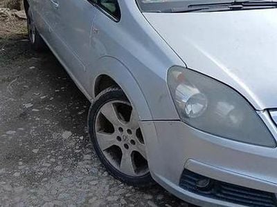 Usata Opel Zafira 2009 Grigio Monovolume