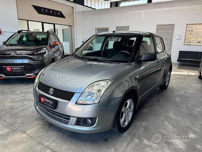 Usata Suzuki Swift GL 92 CV (67 kW) 2006 Grigio Berlina
