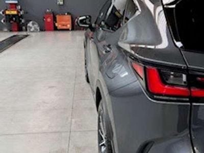 Usata Lexus NX450h+ 185 CV (136 kW) 2022 Grigio SUV