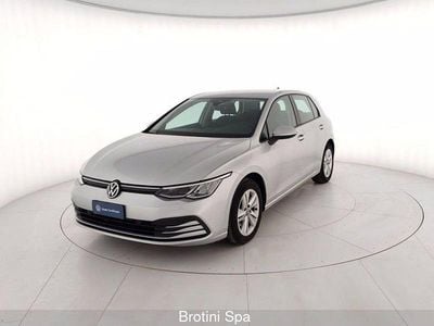 Grigio metallizzato Usata 2020 VW Golf VIII Life | 19.800 € (Buon prezzo)