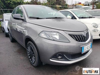 Usata Lancia Ypsilon Silver 70 CV (51 kW) 2022 Grigio Utilitaria
