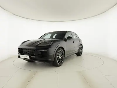 Usata Porsche Cayenne 2025 0e nero cromite metallizzato SUV