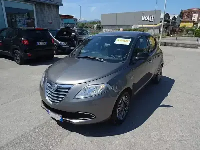 Usata Lancia Ypsilon Platinum 69 CV (50 kW) 2013 Grigio Utilitaria