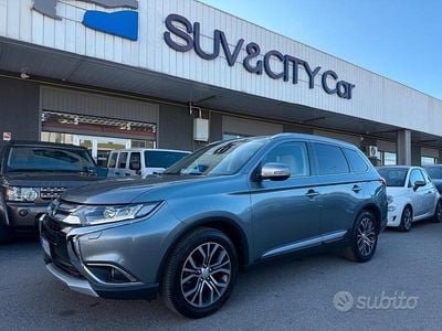 Usata Mitsubishi Outlander Plus 150 CV (110 kW) 2016 Grigio SUV