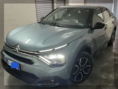 Usata Citroën e-C4 Shine 100 kW (136 CV) 2021 Blu Berlina