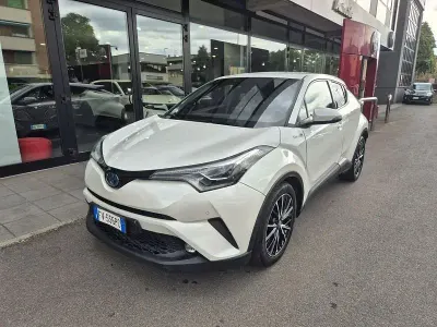 Usata Toyota C-HR Lounge 122 CV (89 kW) 2019 Bianco SUV