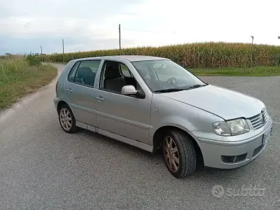 Usata VW Polo 45 CV (33 kW) 2001 Grigio Utilitaria