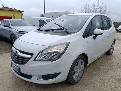 Usata Opel Meriva 120 CV (88 kW) 2016 Argento Monovolume