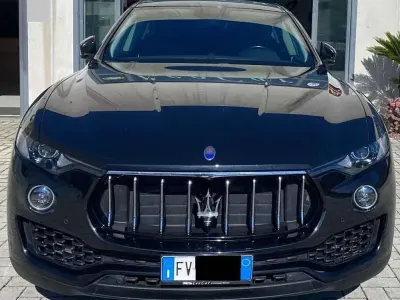 Usata Maserati Levante GranLusso 275 CV (202 kW) 2019 Nero SUV