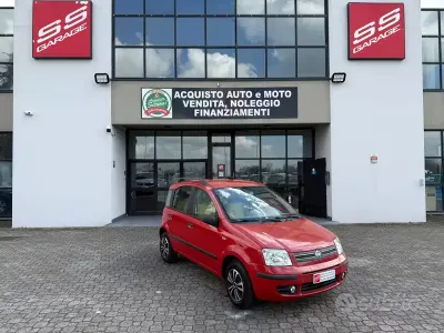 Usata Fiat Panda Dynamic 60 CV (44 kW) 2004 Rosso Utilitaria