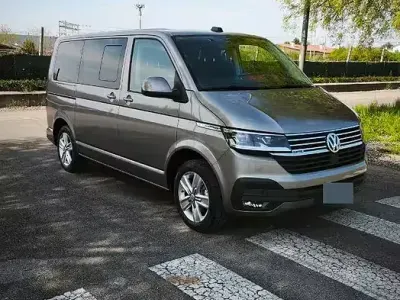 Usata VW Caravelle 150 CV (110 kW) 2022 Furgone