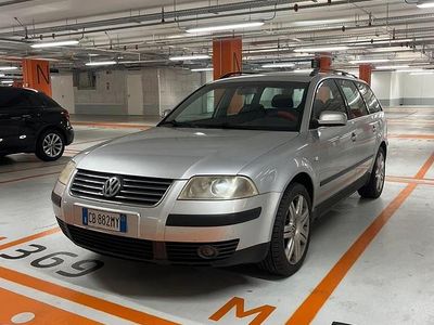 Usata VW Passat 130 CV (95 kW) 2002 Grigio Station wagon