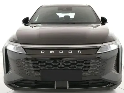 Usata Omoda 9 537 CV (394 kW) 2025 Nero SUV